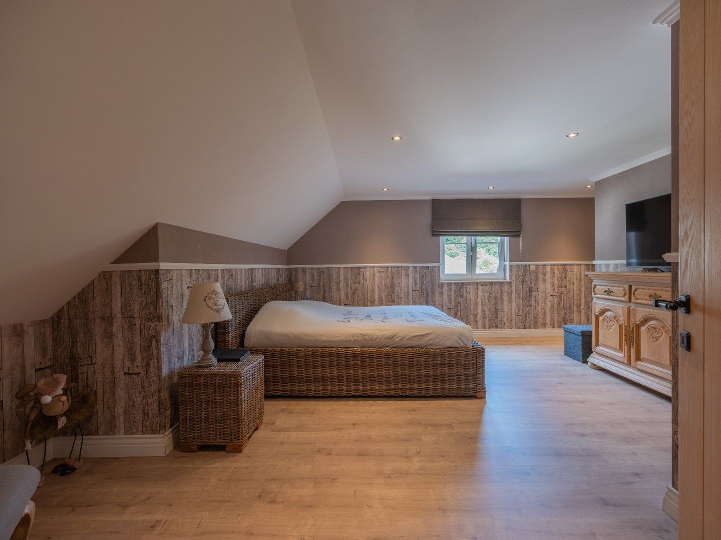 Luxueuze villa met prachtige tuin met zwembad foto 20