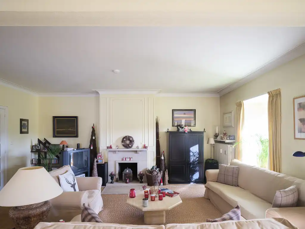 Ruim en stijlvol duplexappartement (bew. opp. ±154 m²) met 3 slaapkamers, gelegen in de standingvolle residentie ‘Versailles’, op slechts 10 minuten van het centrum van Gent. foto 4