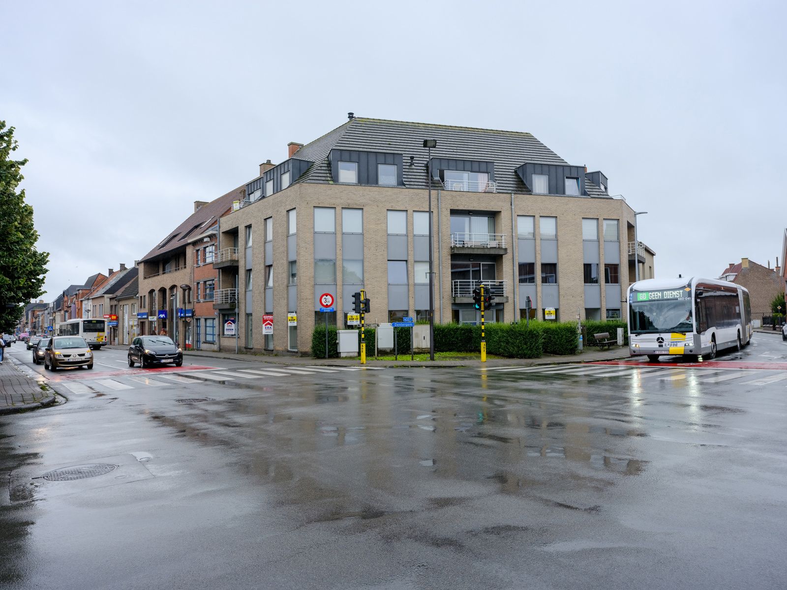 Kantoorruimte te koop op een uitstekende locatie in het centrum van Tielt foto 30