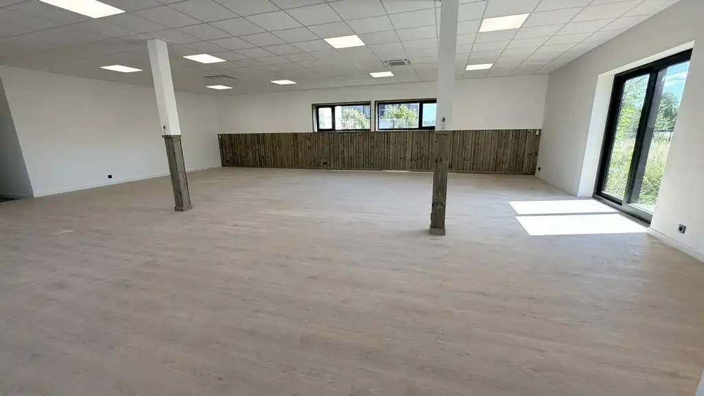 Gerenoveerd kantoor met magazijn te huur nabij N16 te Temse foto 9