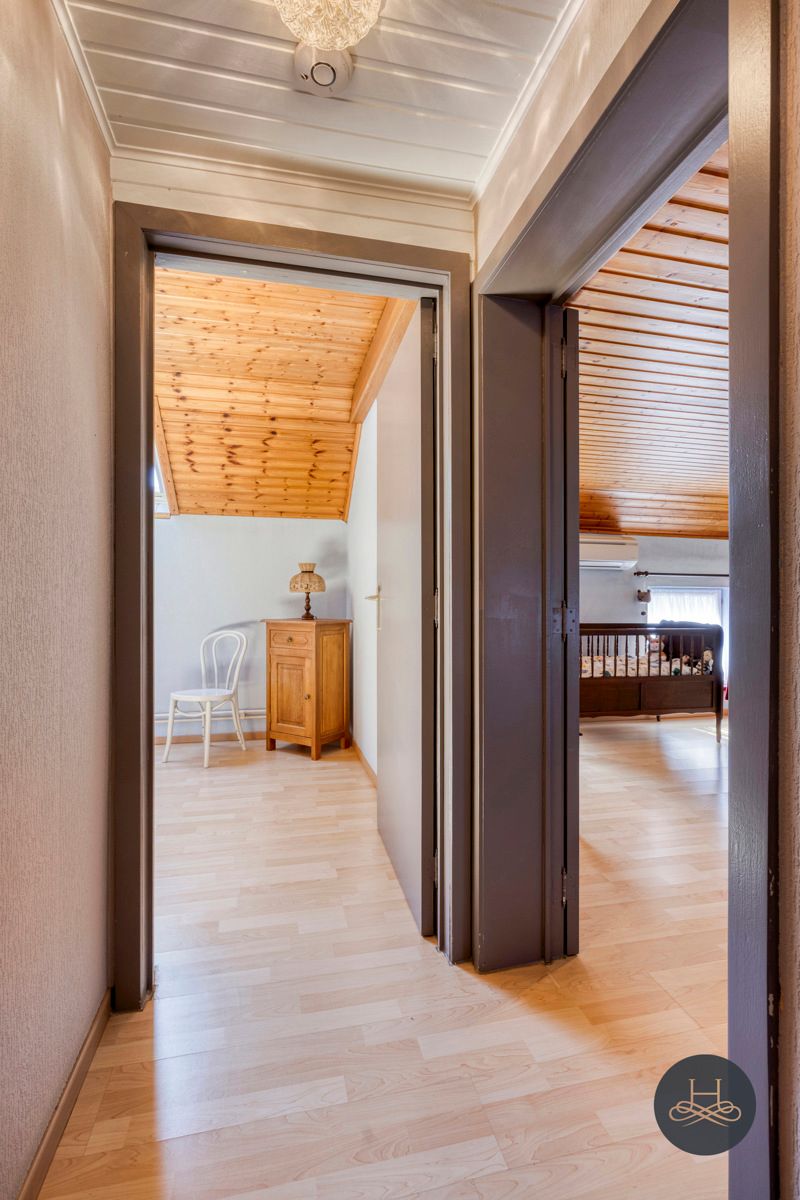 Woning met ruime loods op royaal perceel foto 12