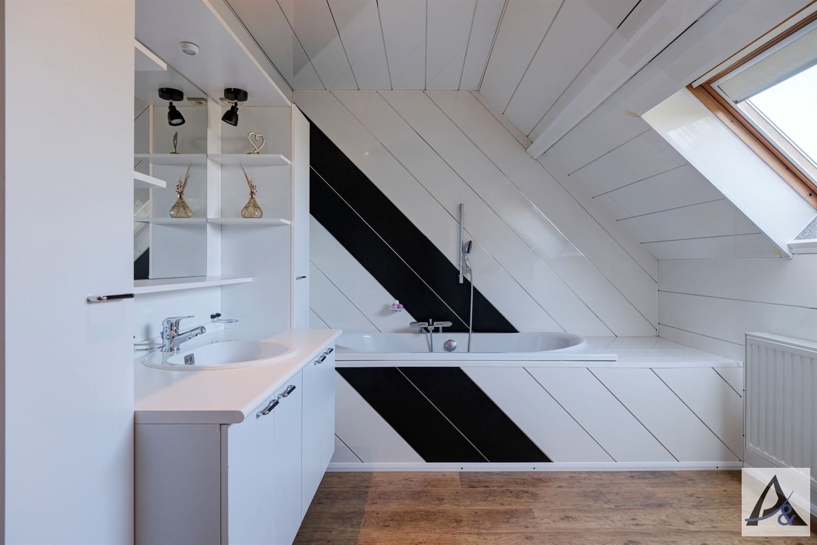 Uitgeruste en instapklare woning op landelijke locatie met label A foto 27