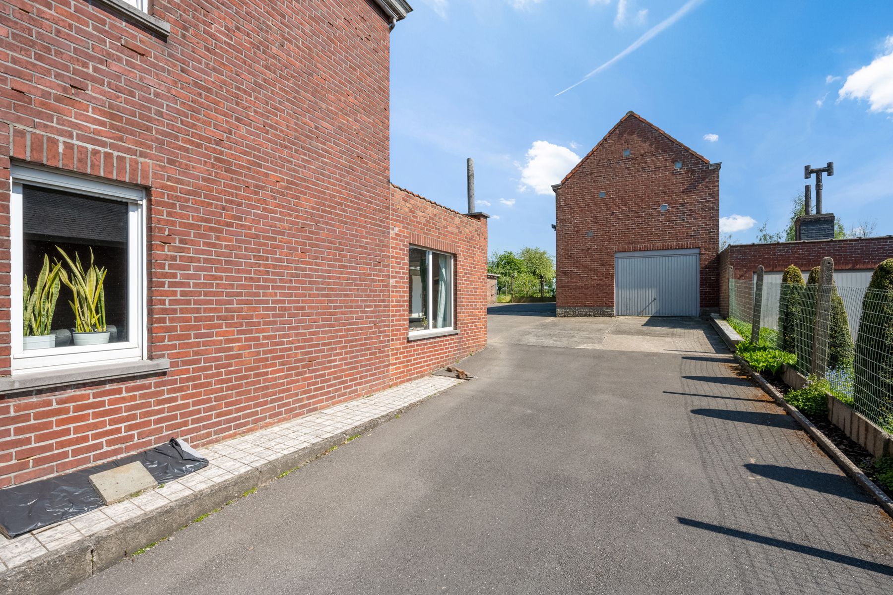Rustig gelegen woning met boomgaard op 2768m²  foto 5