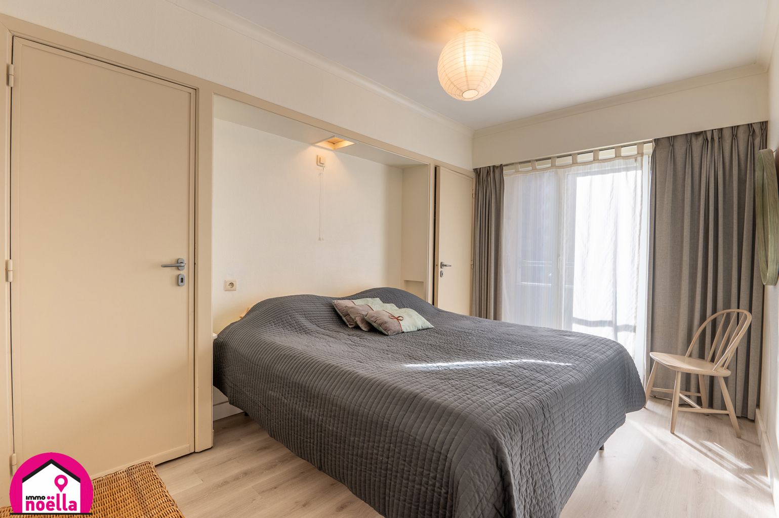 TE KOOP 2 SLAAPKAMER APPARTEMENT MET ZIJDELINGS ZEEZICHT! foto 4