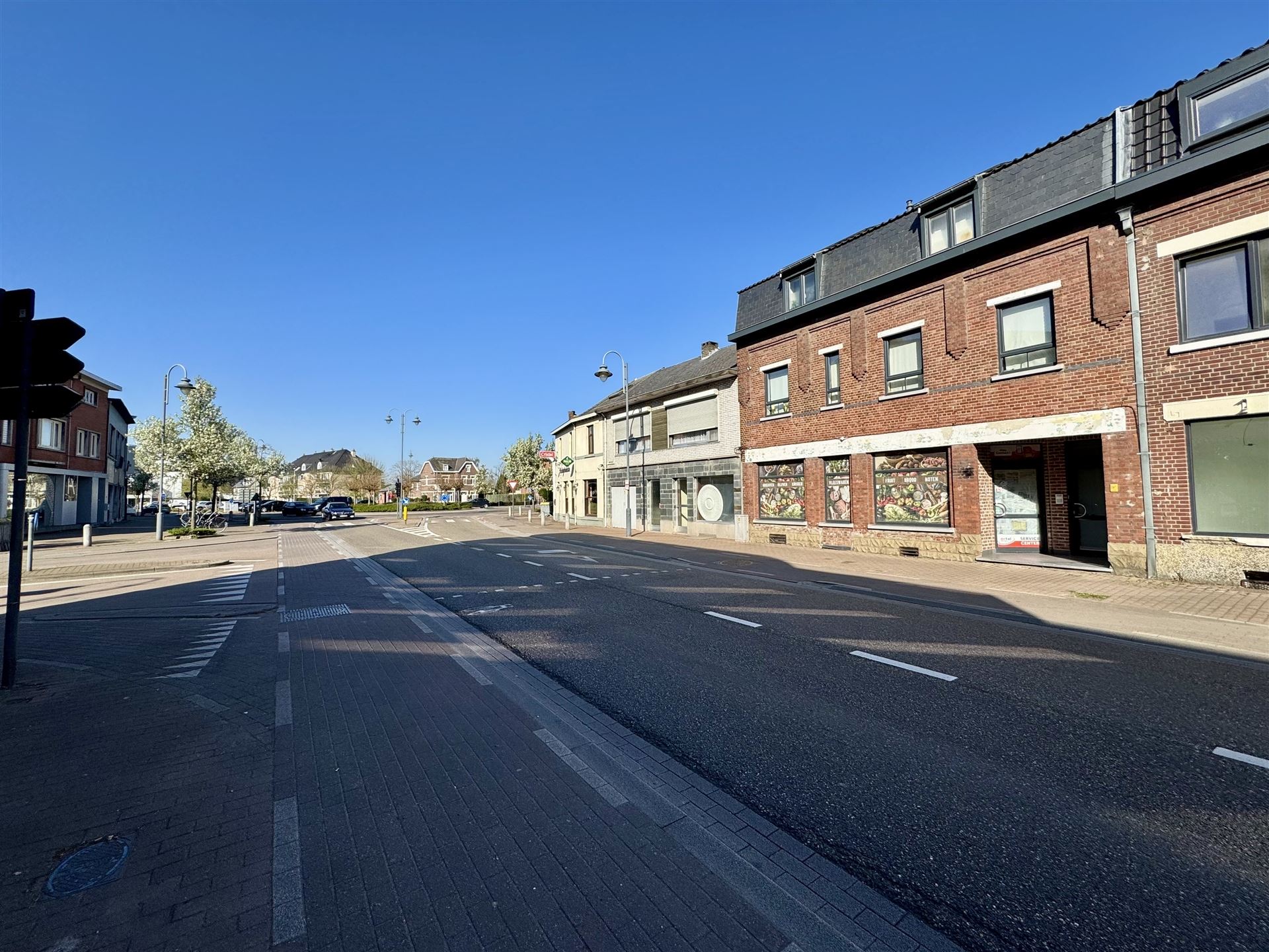 Gerenoveerde woning in het centrum van Maaseik! foto 21