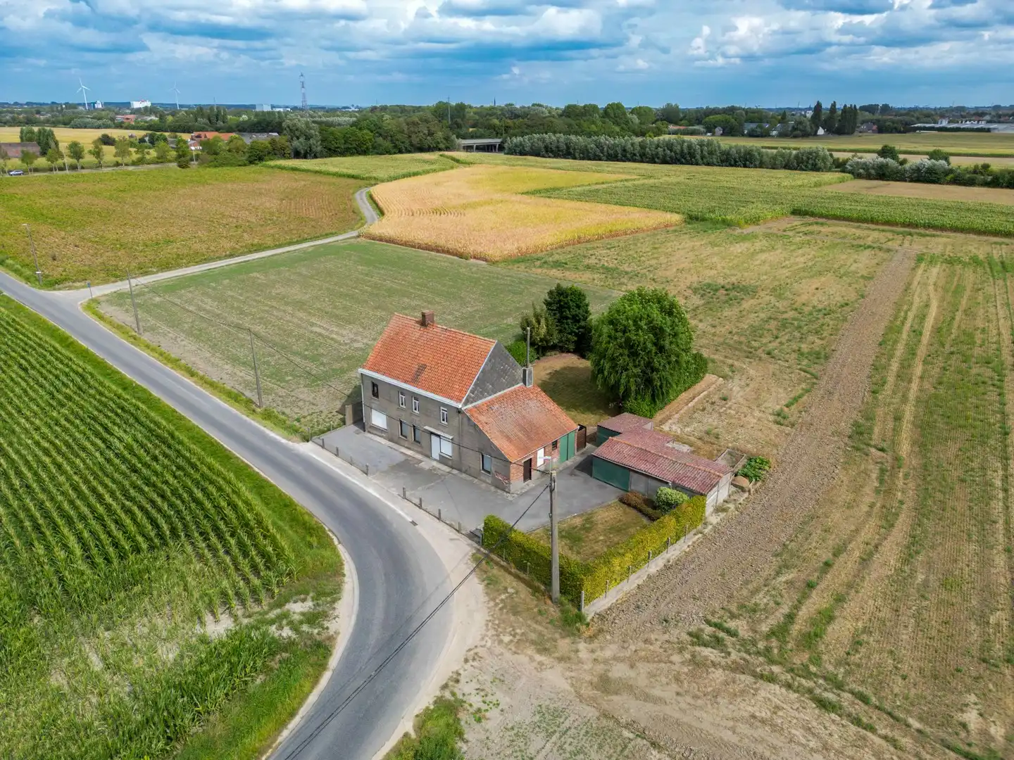 Hoofdfoto van de publicatie: Landelijke woning/bouwgrond met verzichten - Oekene