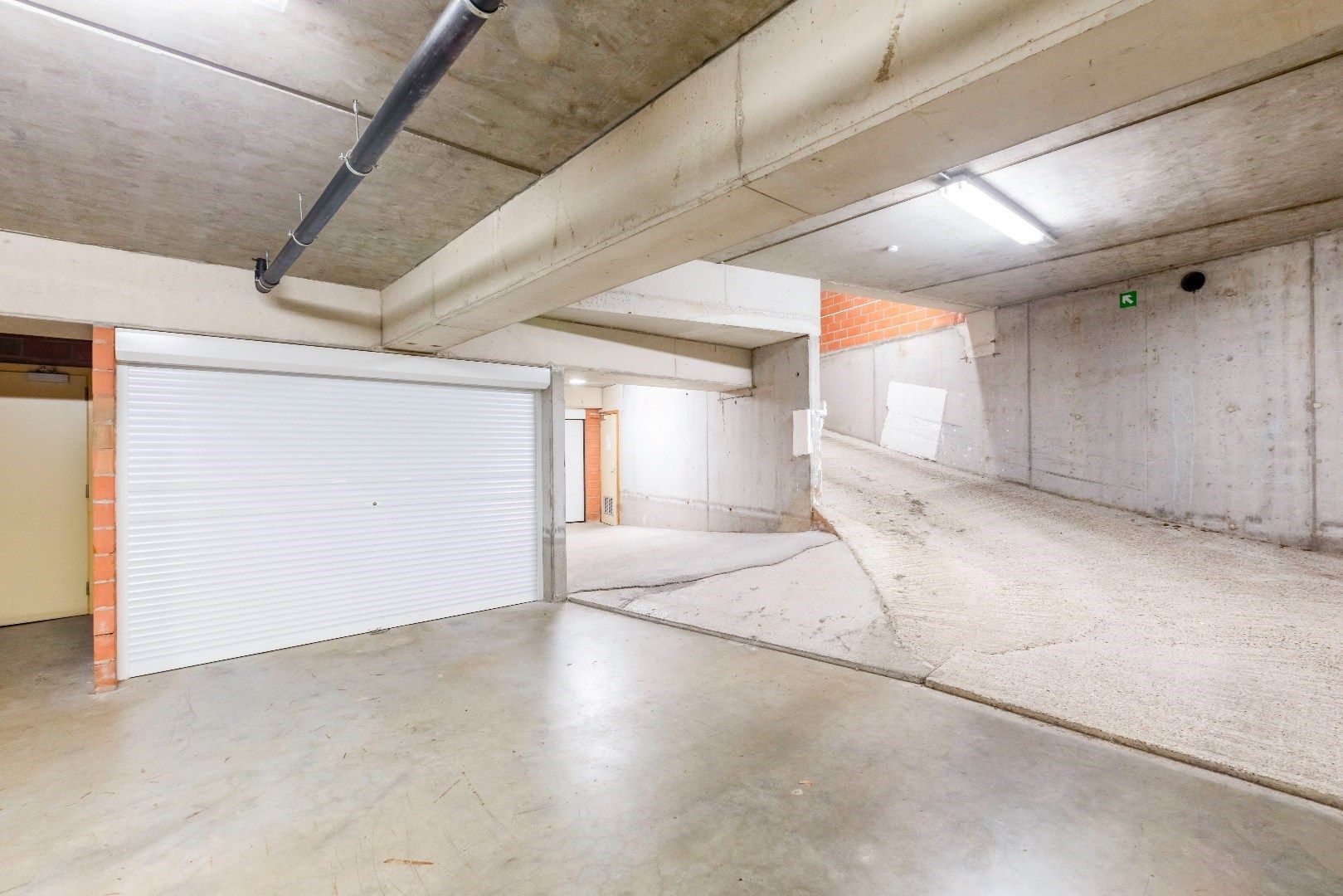 Duplex app. met garage in het centrum van Mariakerke  foto 15