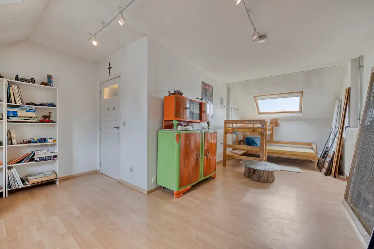 Karaktervolle stadswoning met handelsruimte, tuin en ruime garage in hartje Tongeren foto 18