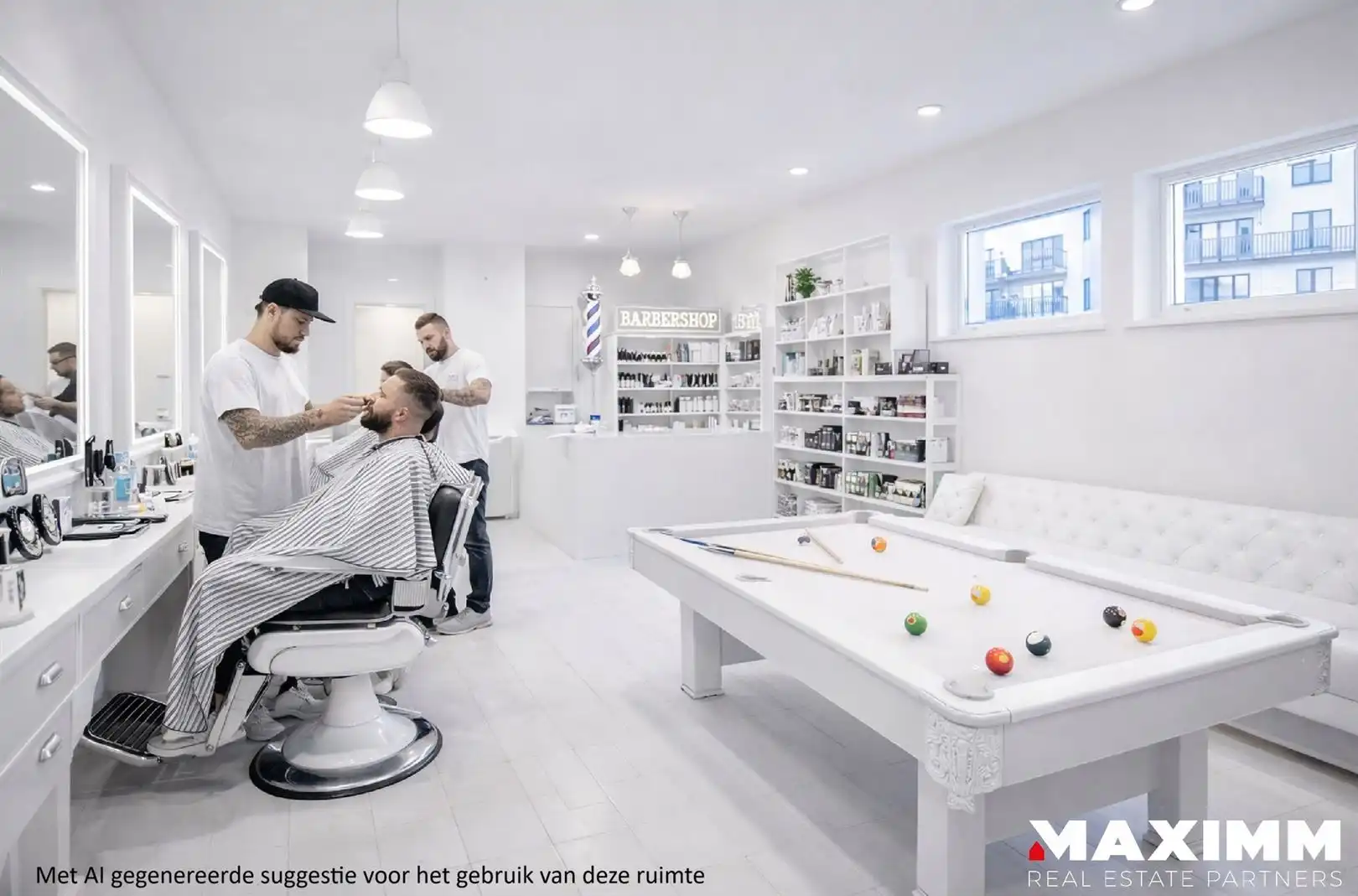 Commercieel gelegen hoekpand met parkingplein voor de deur foto 5