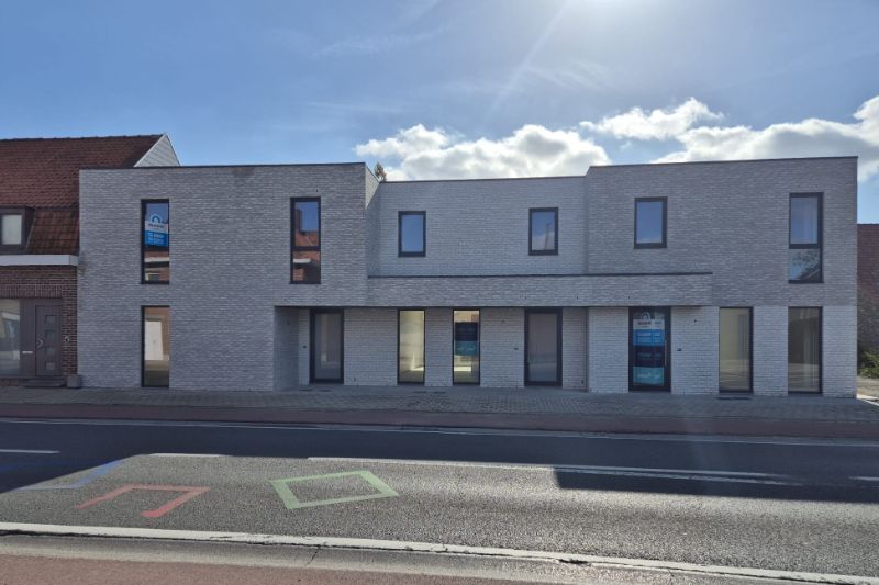 Hooglede: strakke halfopen nieuwbouwwoning met 3 slaapkamers, zuid-gerichte tuin, carport en berging op een perceel van 206 m², centrale ligging. foto 6