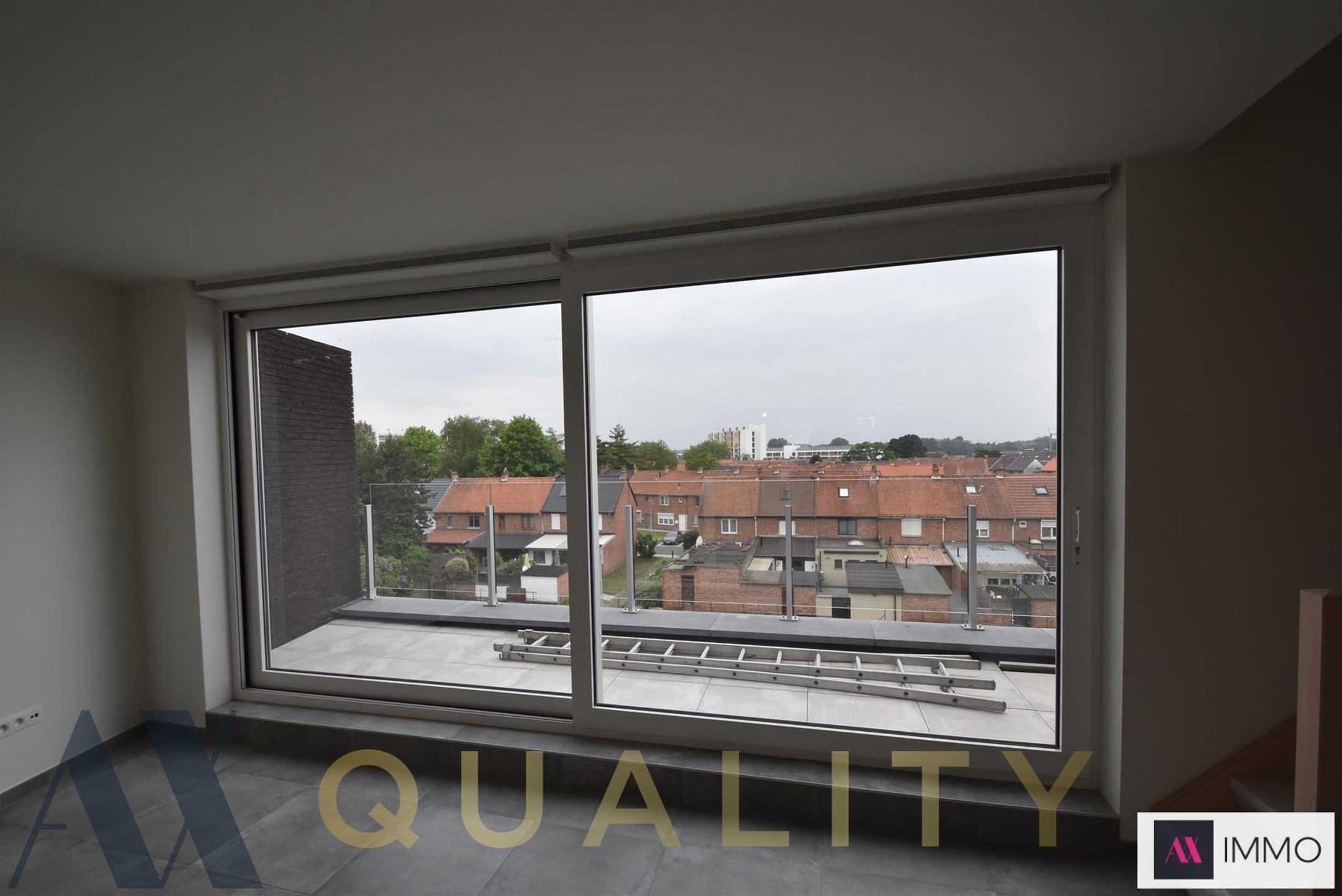 Recent 3 slpk. duplex appt. met  terr.,  2 autostpltsn., private berging, lift en gem. fietsenstalling foto 23