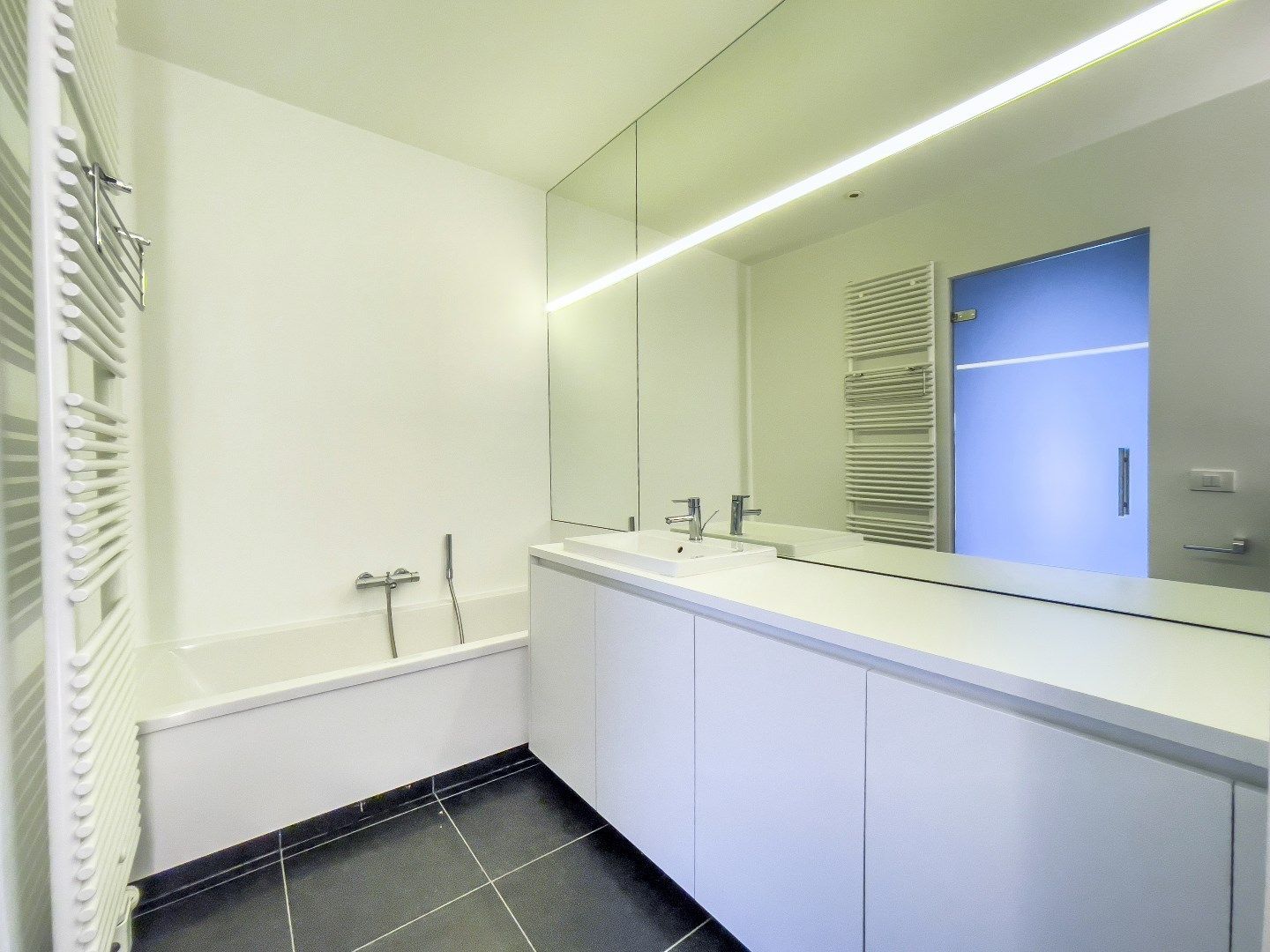 Recent appartement met OPEN ZICHT, zeer goed gelegen in een rustige straat vlakbij het Driehoeksplein. foto 18