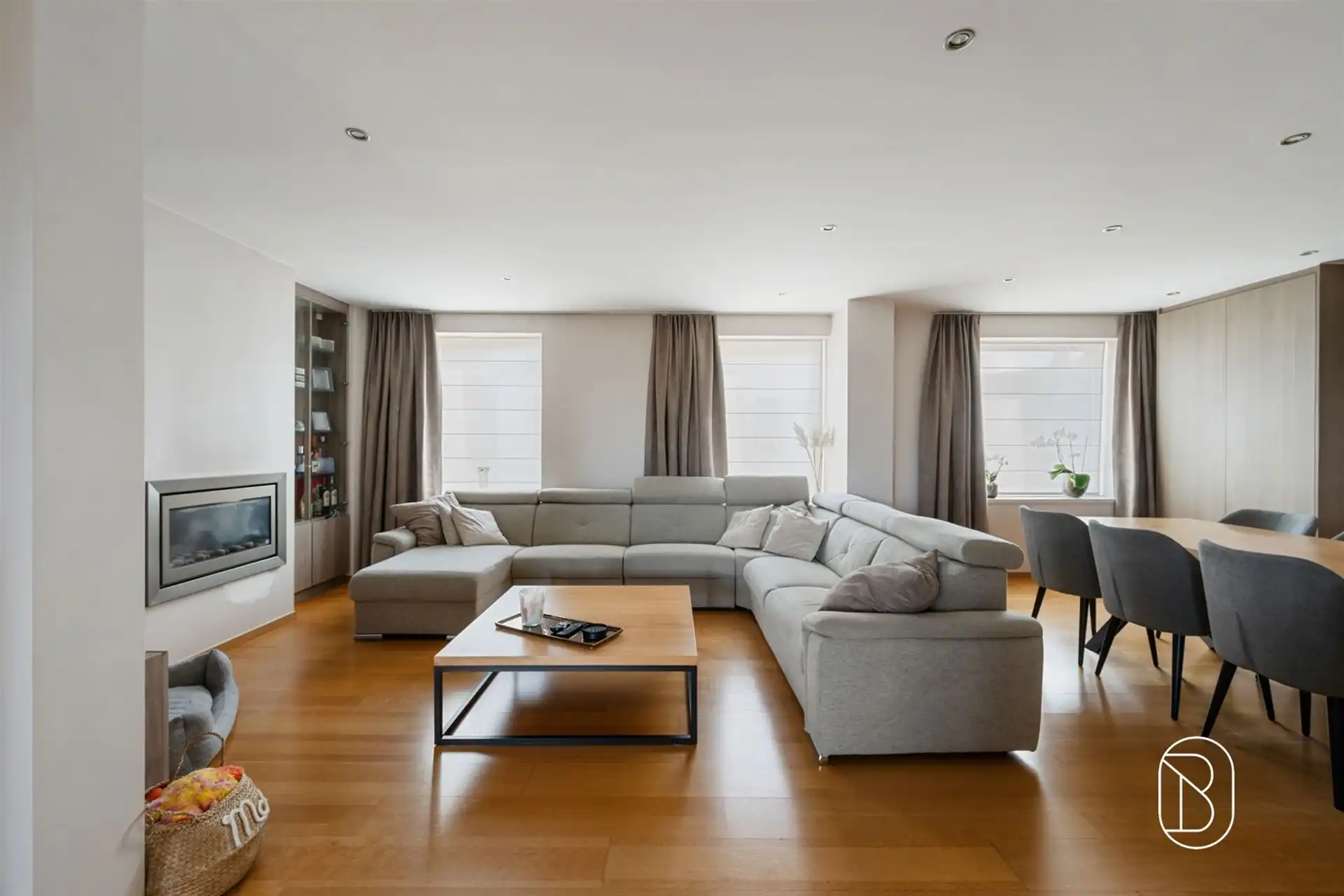 Topgelegen frituur en instapklaar duplex appartement foto 19