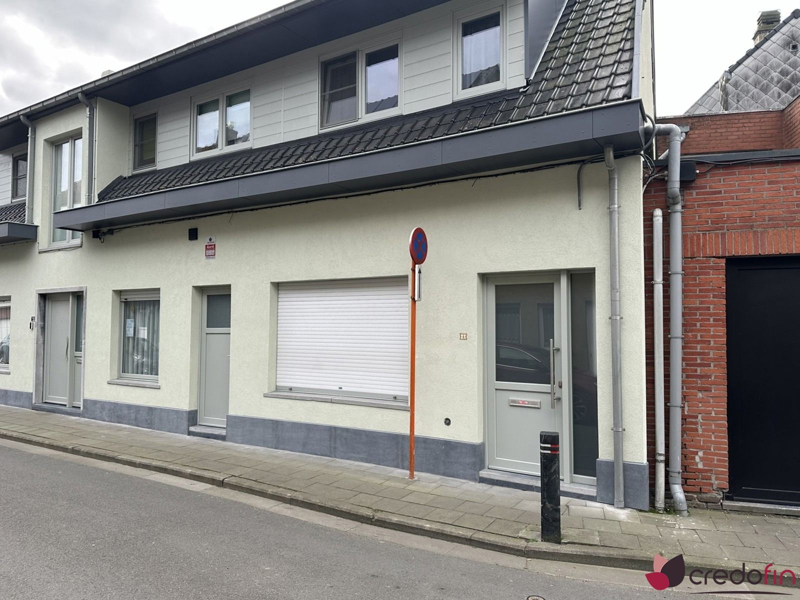 Knusse woning in centrum Waarschoot met 2 slaapkamers foto {{pictureIndex}}