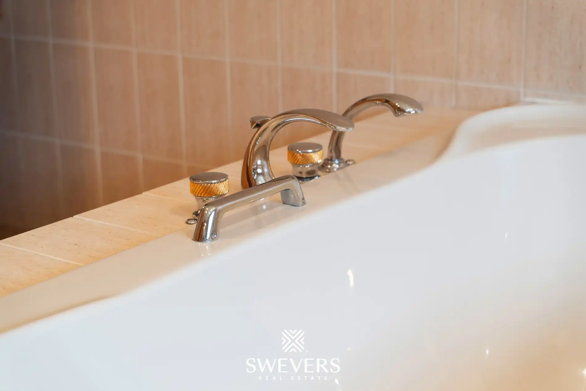 Villa met 395m² woonruimte op 48a zuidgericht perceel foto 16