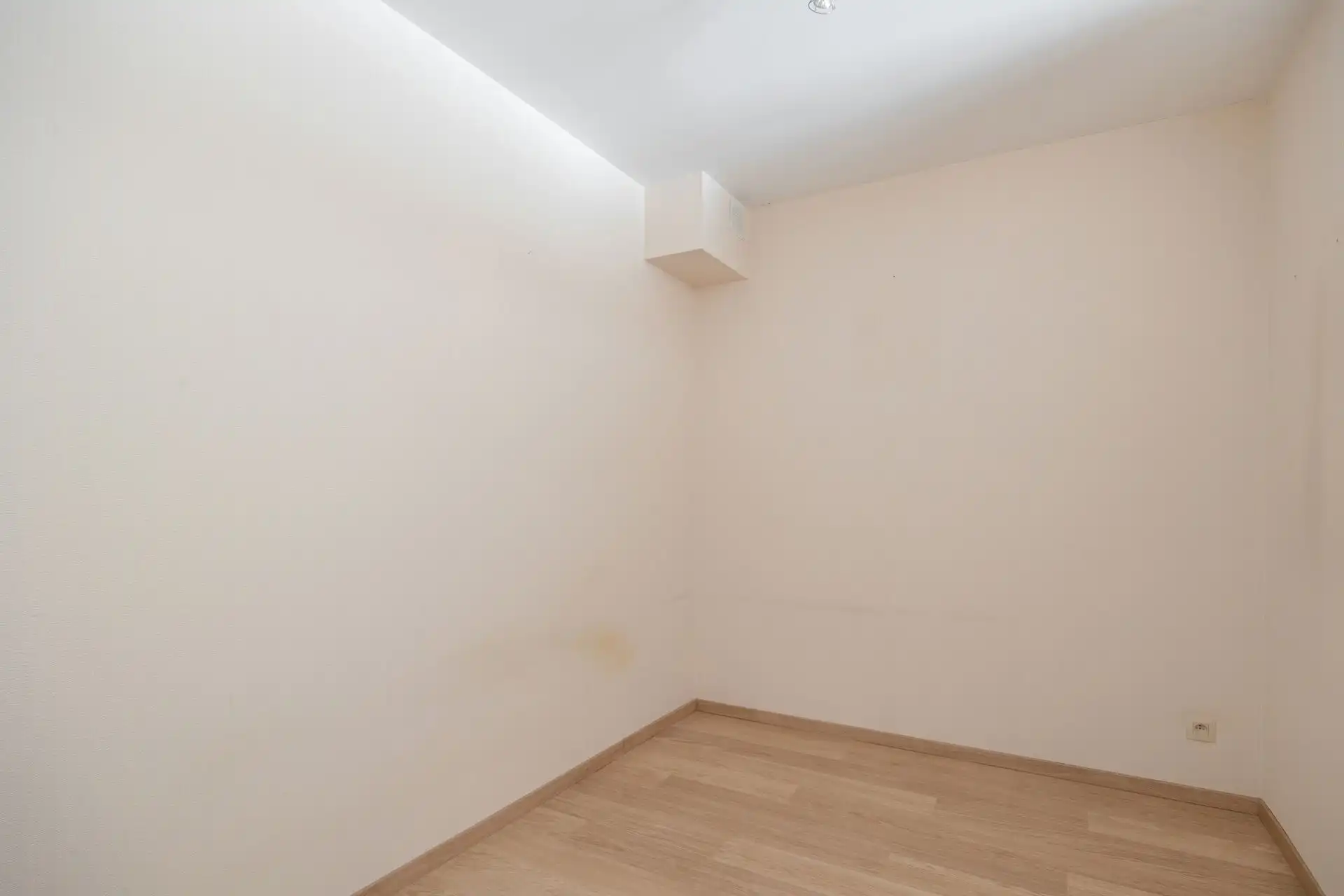 Gelijkvloersappartement met grote tuin & garage foto 17