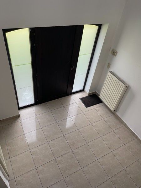 Prachtige vrijstaande woning met 4 slaapkamers op een perceel van 9a 41ca. foto 8