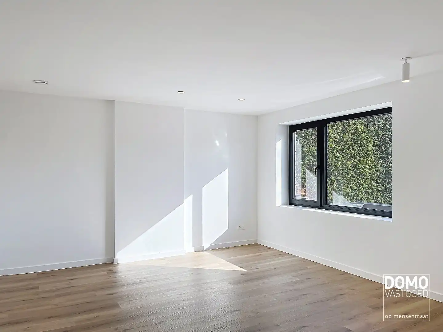 Instapklare totaalrenovatie met luxueuze afwerking, 4 slaapkamers en zuidgerichte tuin foto 11