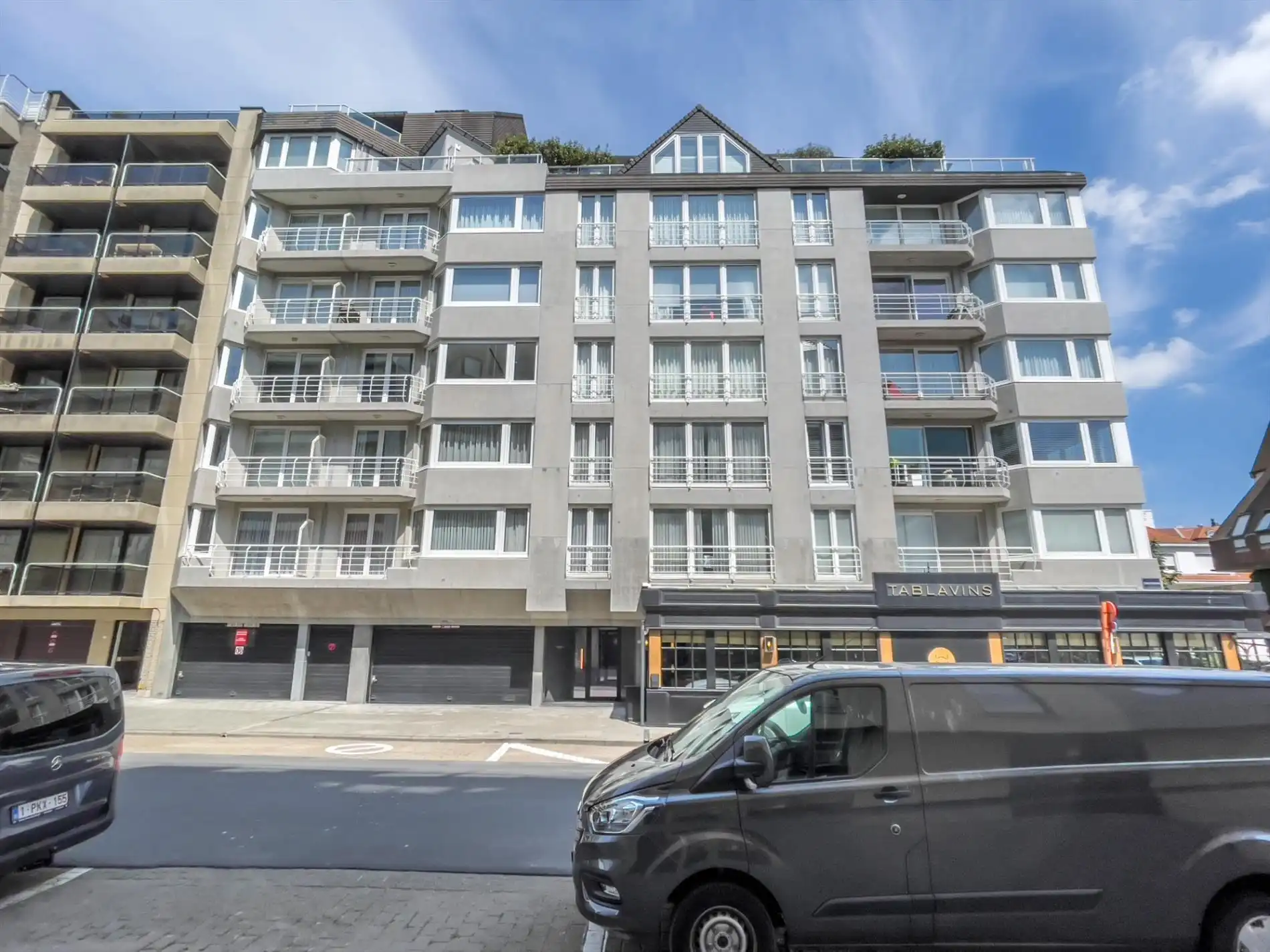 Zonnig, volledig gerenoveerd en ongemeubeld appartement gelegen in de buurt van het Rubensplein met zijdelings zeezicht. foto 17