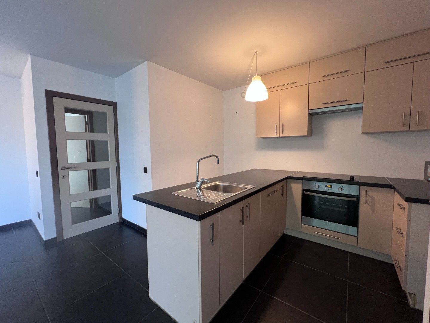 Lichtrijk 1-slaapkamer appartement in Moerbeke foto 4