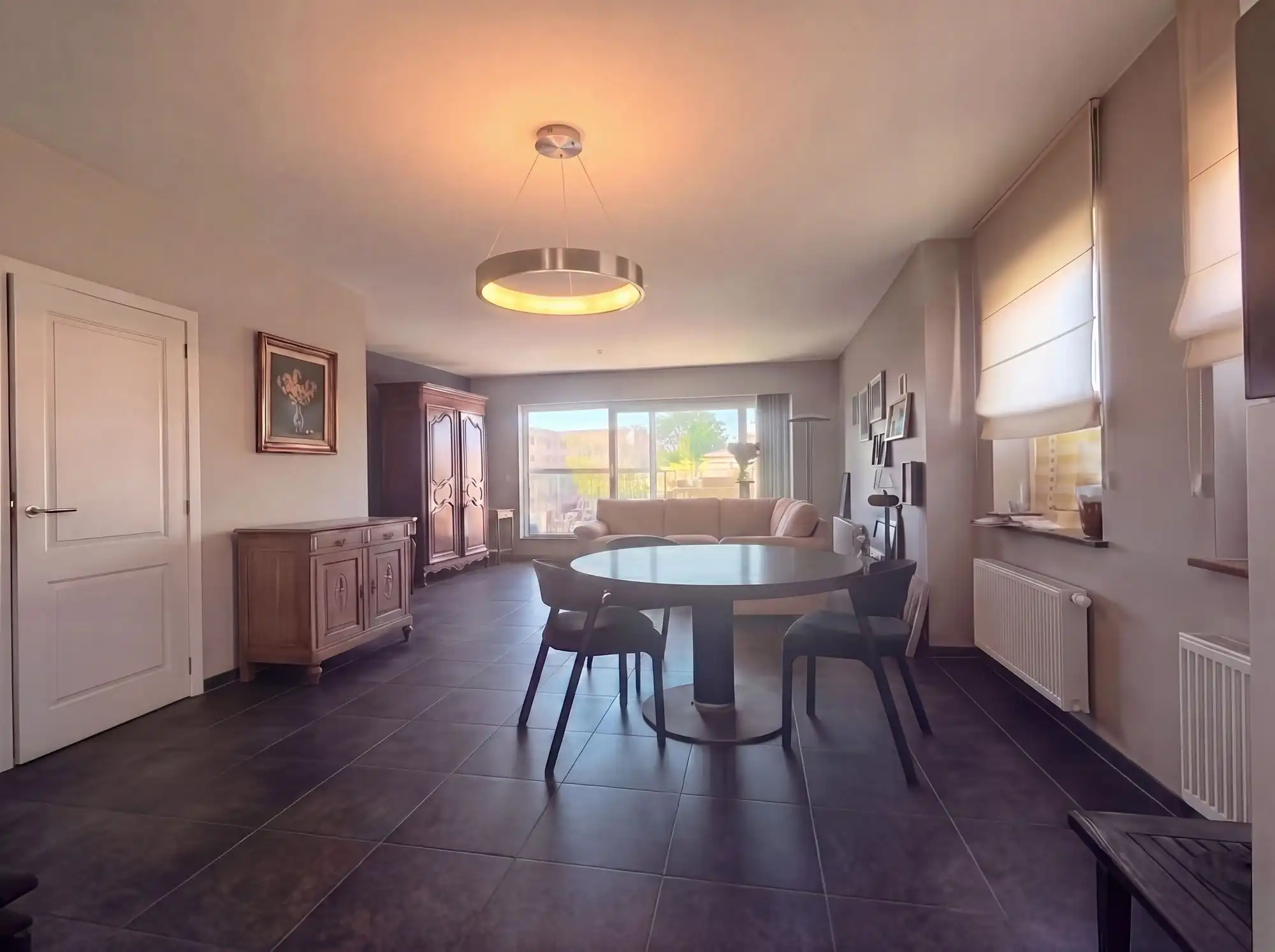 Appartement met groot terras, 2 slaapkamers, dressing en carport. In gebouw met slechts 2 appartementen. foto 3