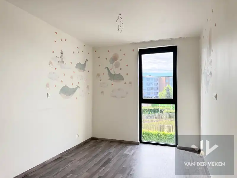 Rustig gelegen 2 slaapkamer appartement! foto 8