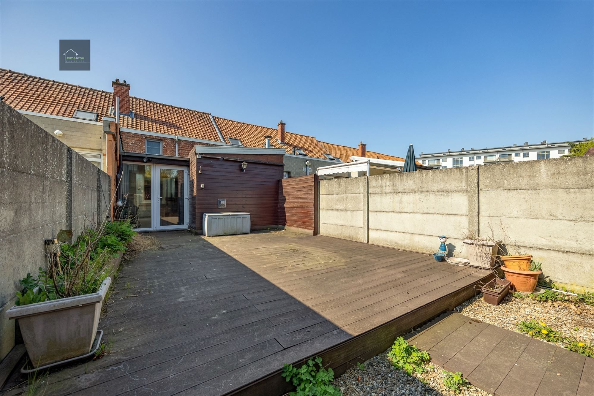 Te renoveren rijwoning met tuintje foto 11