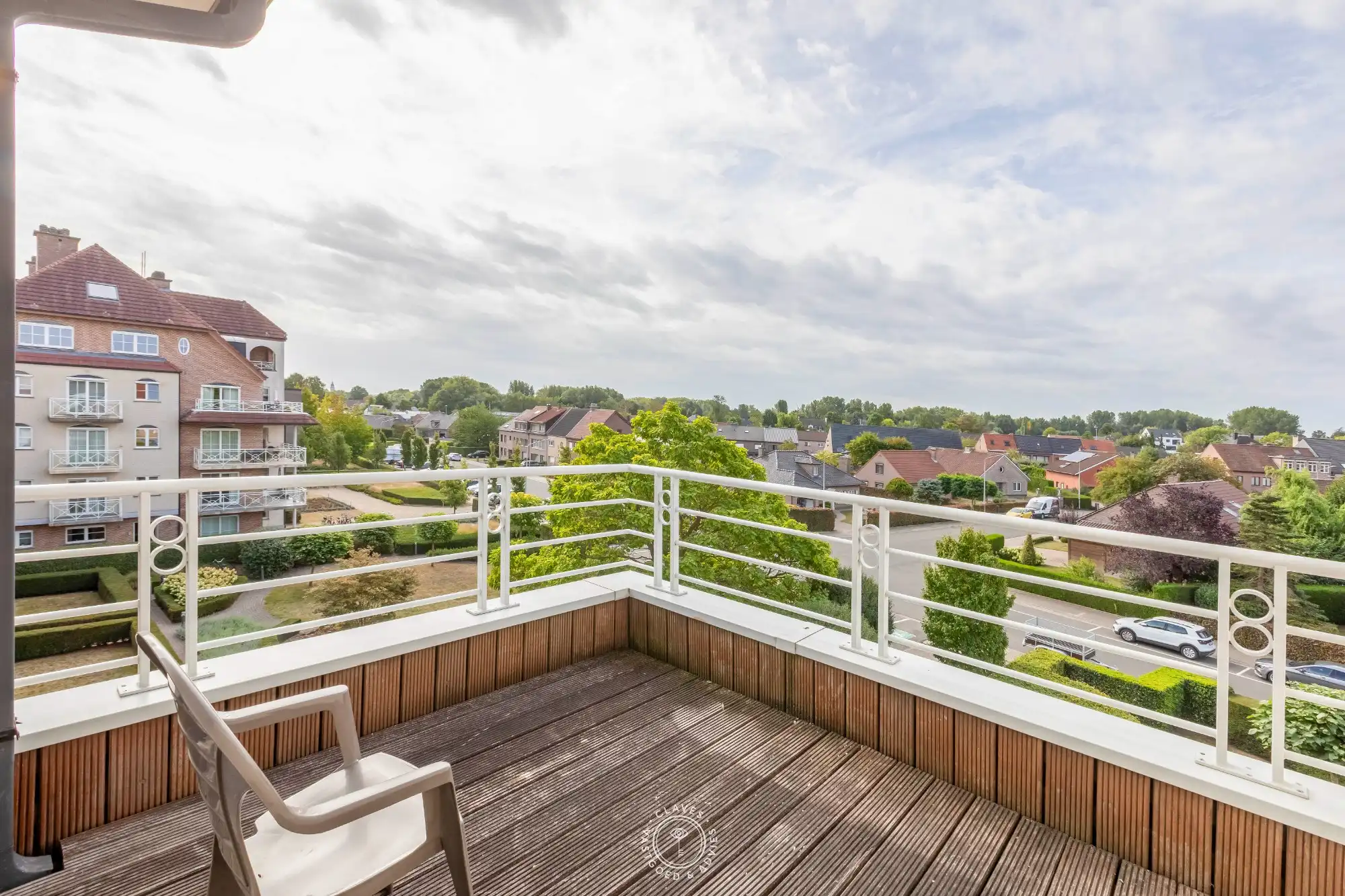 Imposant duplexappartement met een zee aan ruimte foto 6