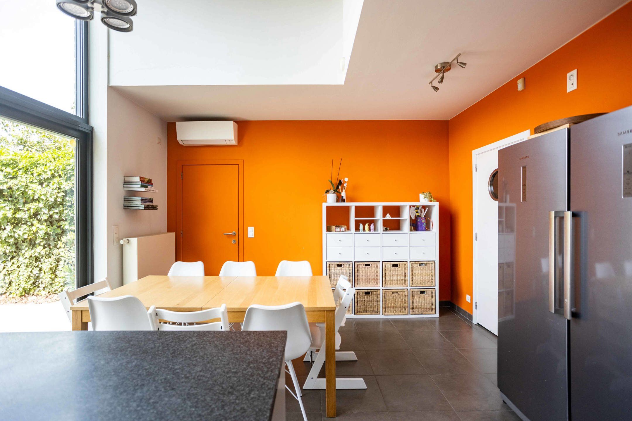Goed gelegen, ruime & instapklare eigendom met tuin & garage foto 5