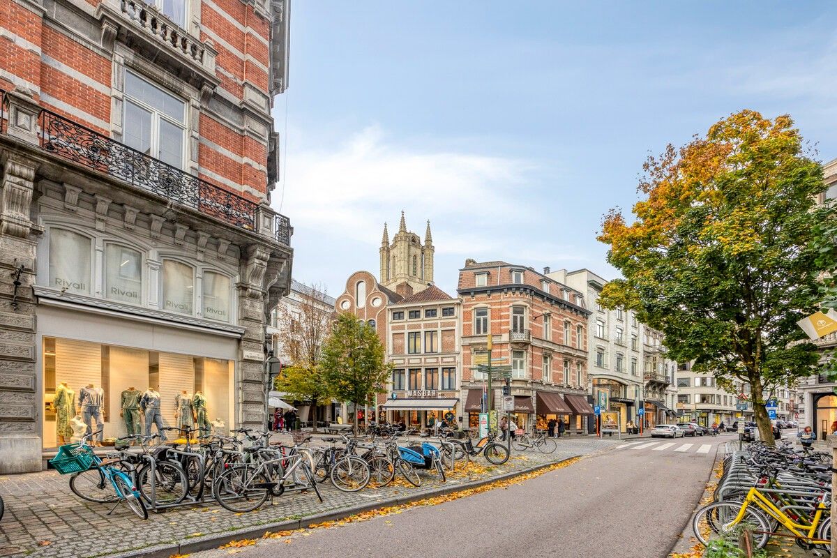 Exclusief stadsappartement met karakter en groot terras aan het Belfort. foto 34