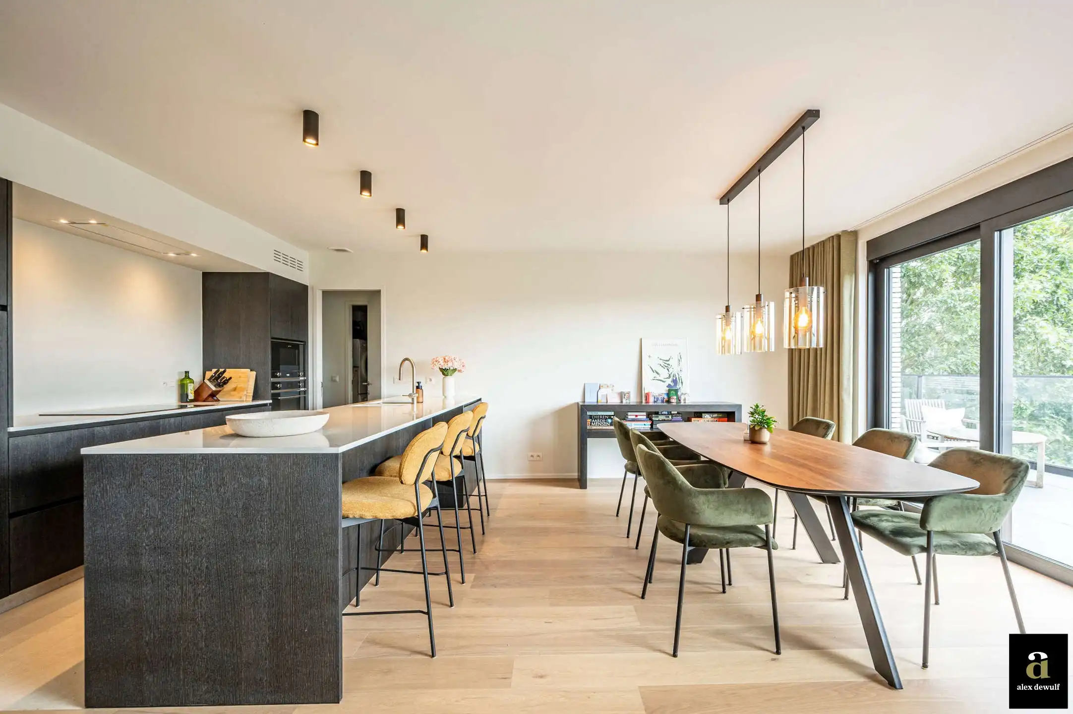 Recent appartement met groot terras, centrum Waregem [Stationsstraat]. foto 2