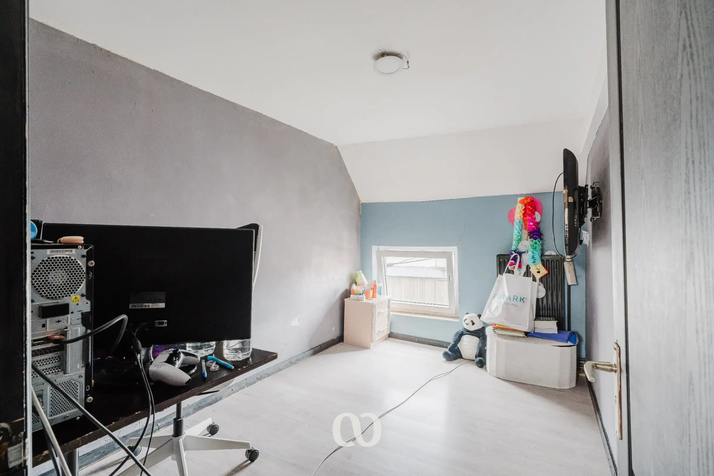 Ruime half open bebouwing op rustige ligging foto 7