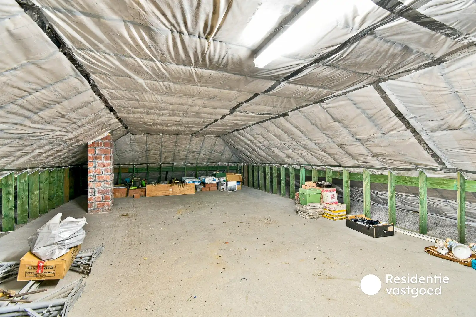 Ruime alleenstaande bungalow met 3 slaapkamers, garage en grote zolder in Middelkerke foto 16