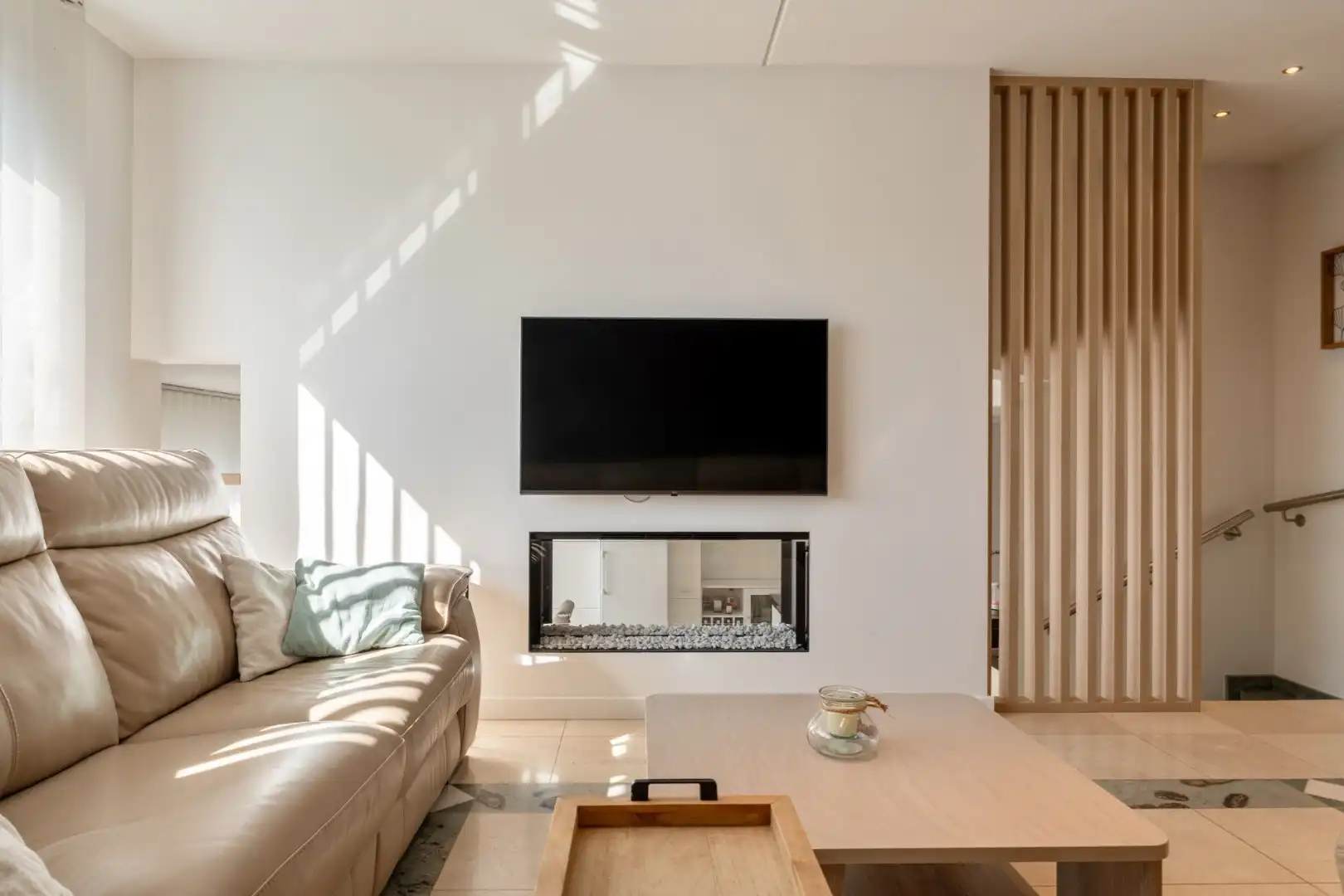 Zeer ruime, goed afgewerkte woning met diverse mogelijkheden nabij het centrum van Maaseik! foto 16