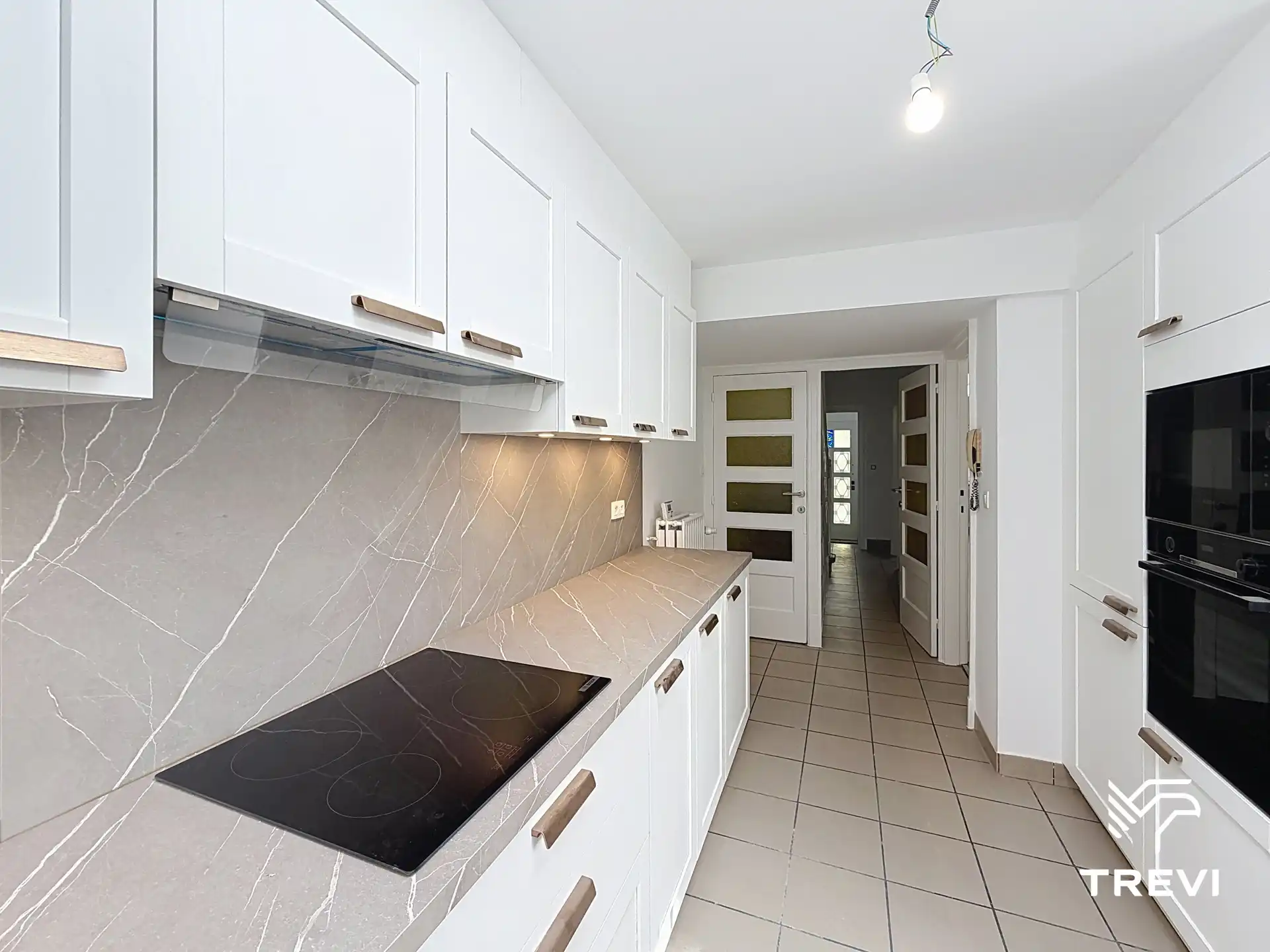 TOUR & TAXIS – Prachtige woning met 4 slaapkamers, terras en tuin! foto 7