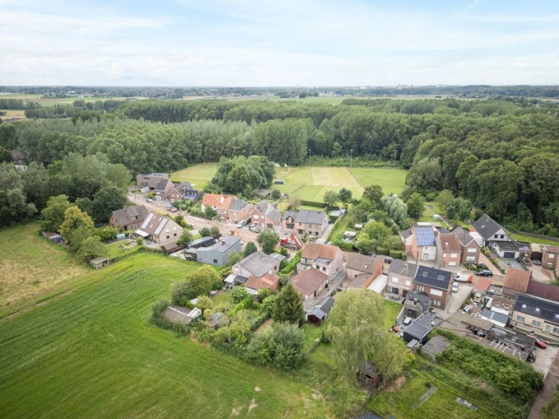 Halfopen woning in een groene oase te Landskouter foto 16