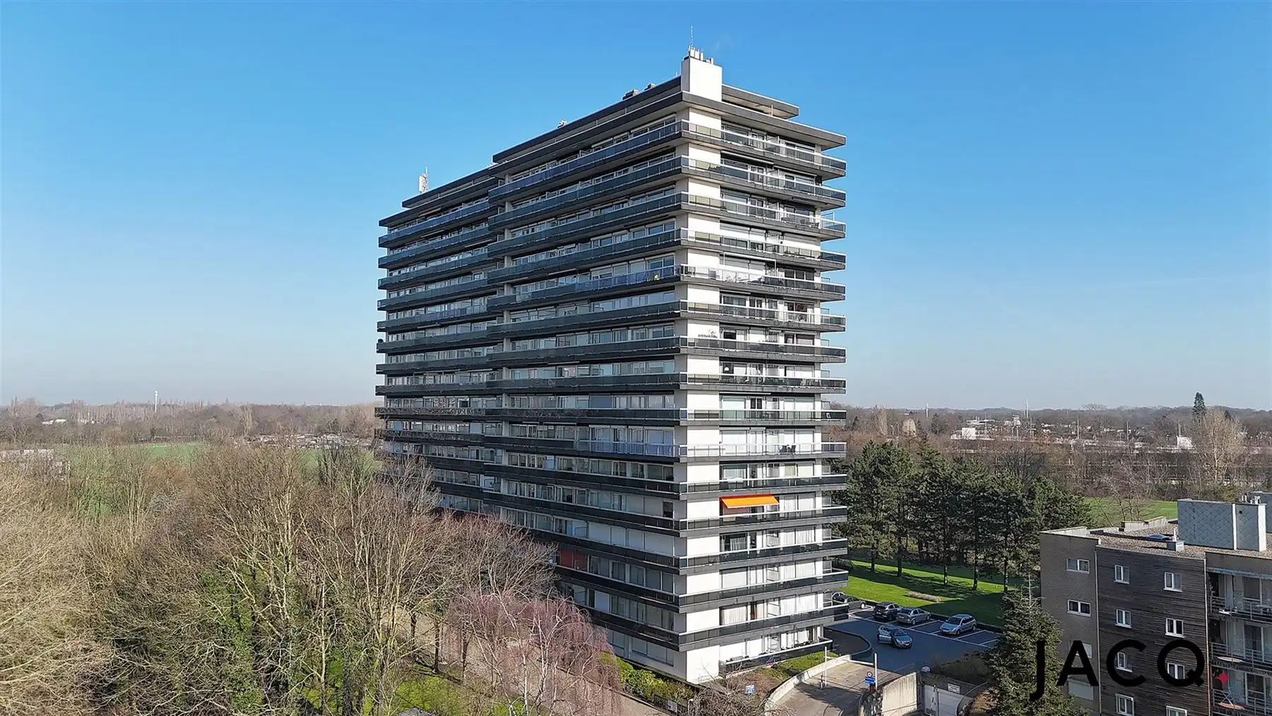 Gerenoveerd appartement met 2 slaapkamers te Merksem! foto 14
