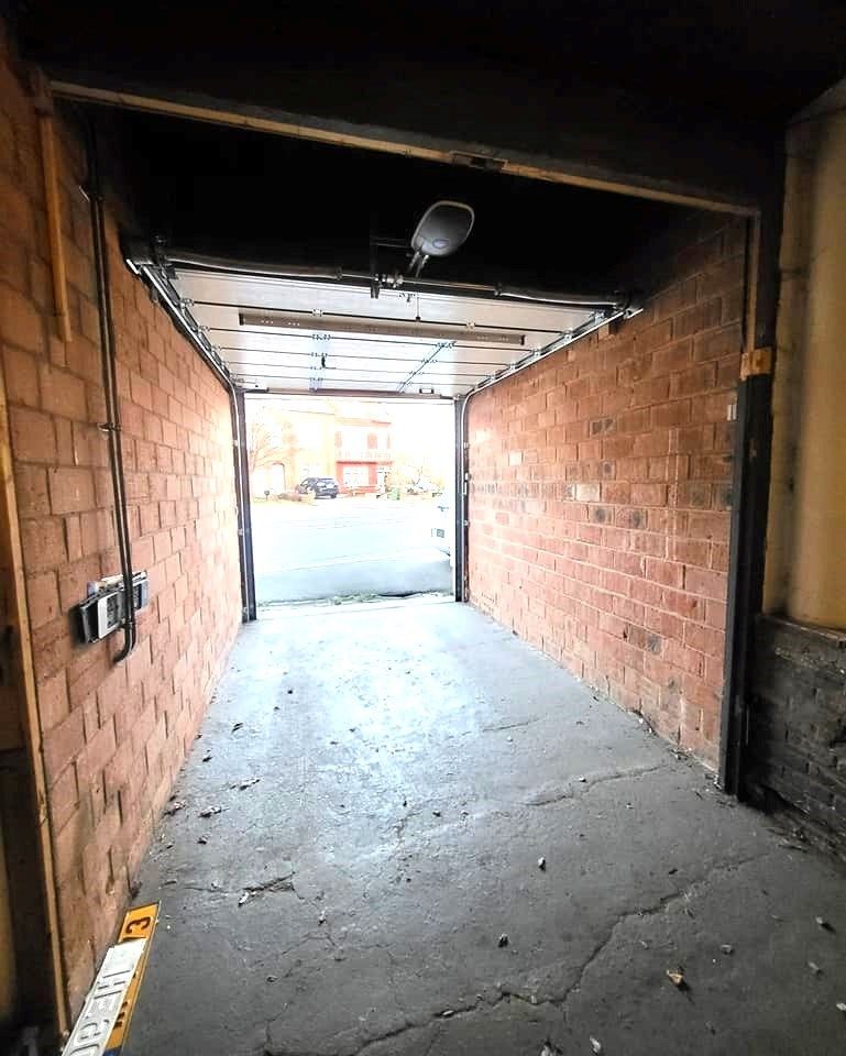 Depot met ruim bovenliggend appartement. foto 19