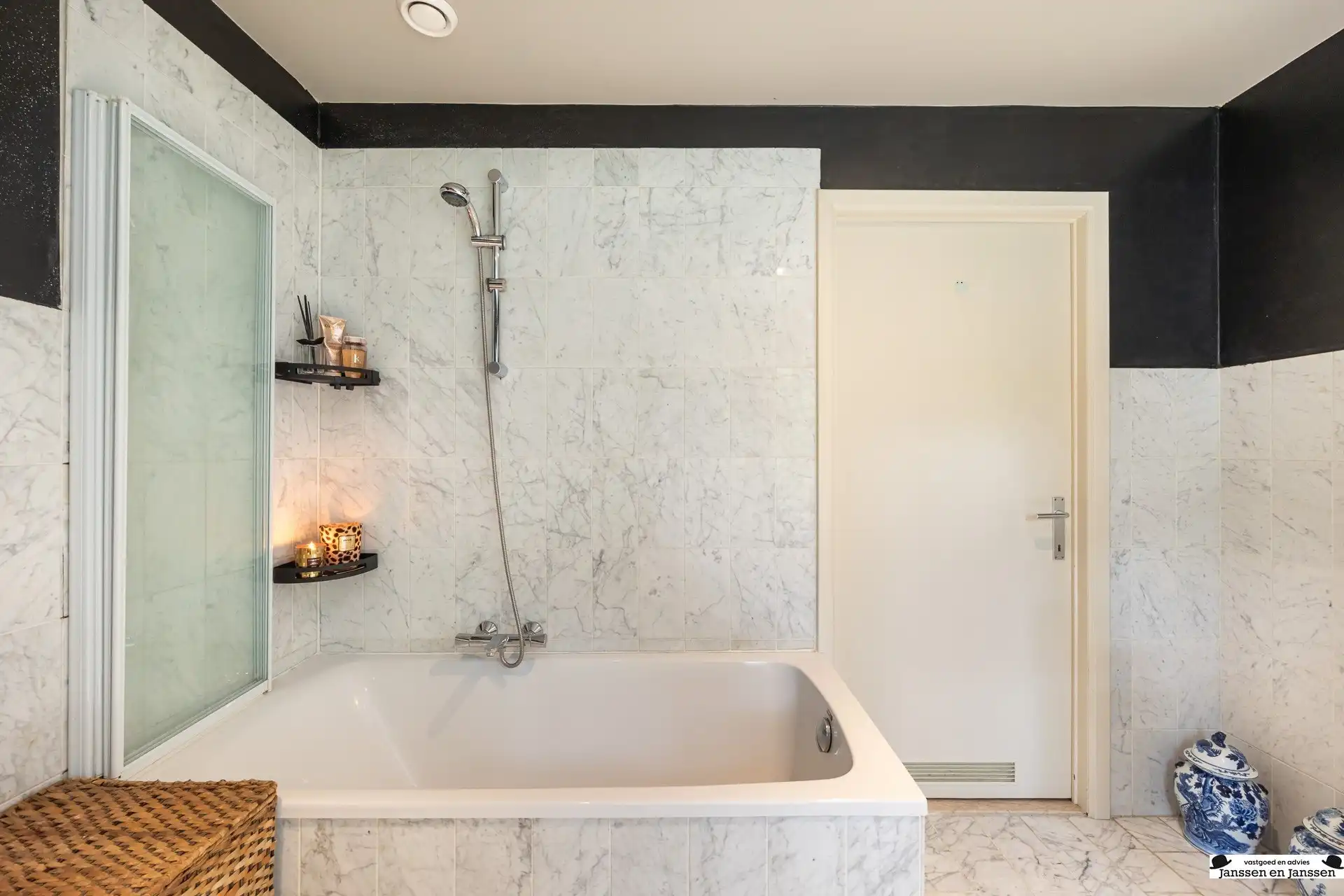 Exclusieve villa op royaal perceel van 3.000 m² grenzend aan uniek natuurdomein foto 24