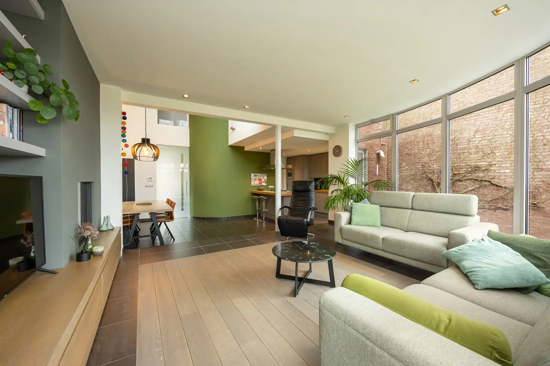 Ruime gezinswoning met tuin in een doodlopende straat. foto 4