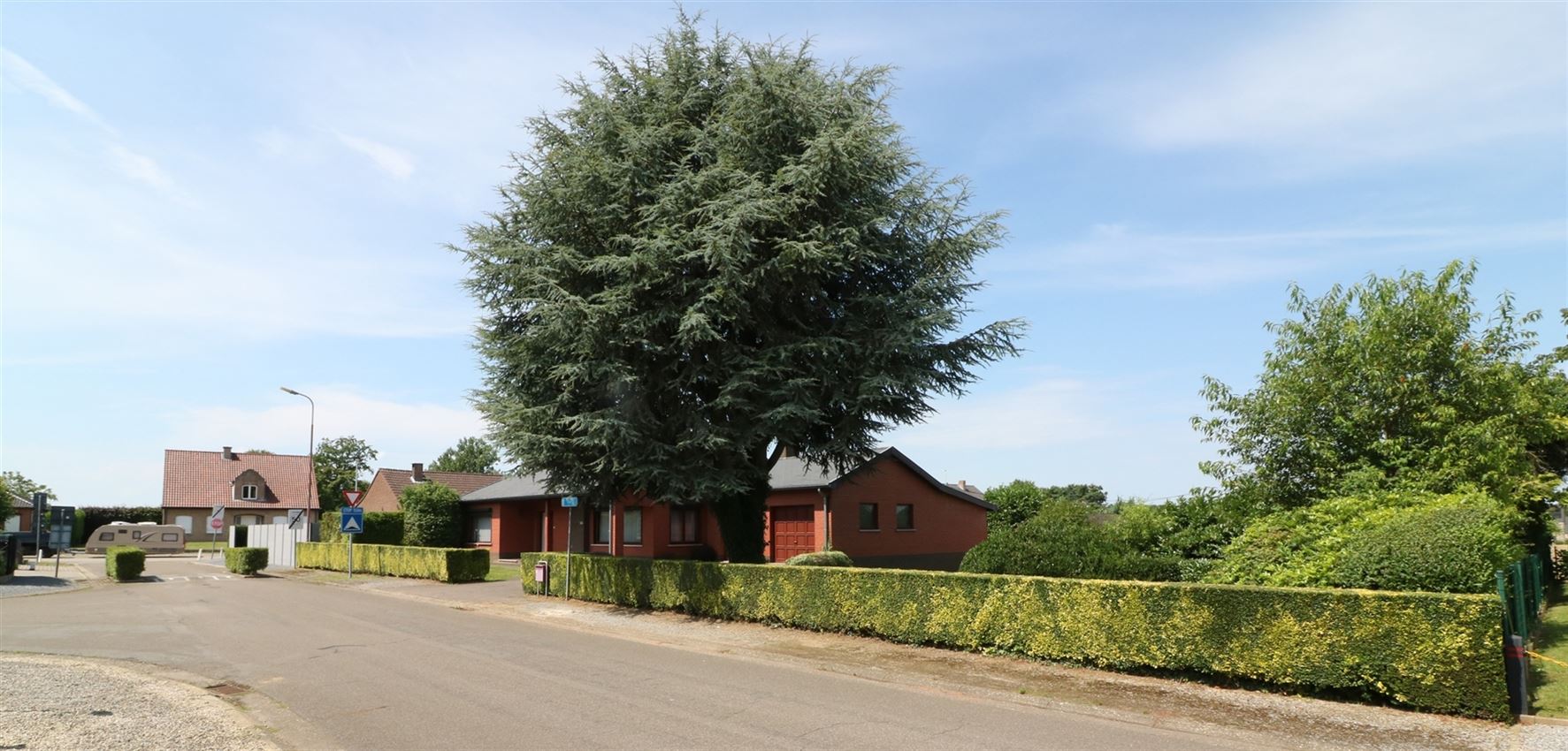 Degelijk onderhouden woning grenzend aan agrarisch gebied foto 32