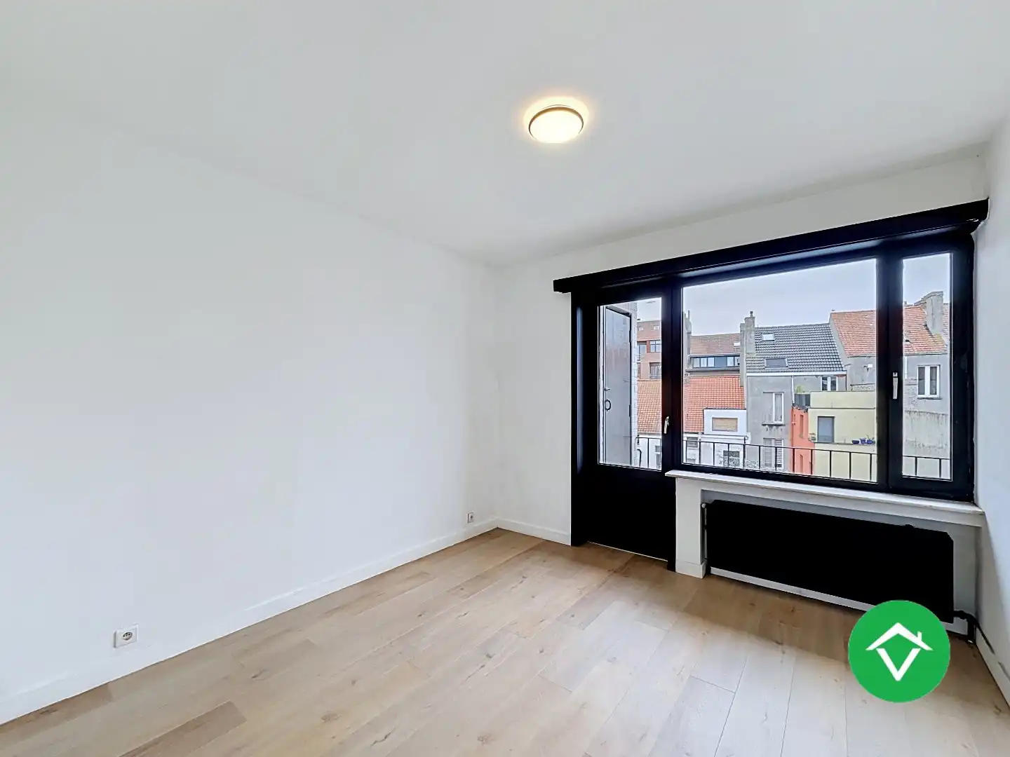 Recent gerenoveerd instapklaar appartement met 2 slaapkamers en terras in Oostende foto 9