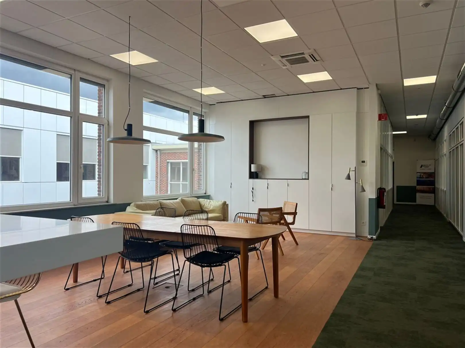 Instapklaar kantoor te huur ten noorden van Antwerpen foto 8