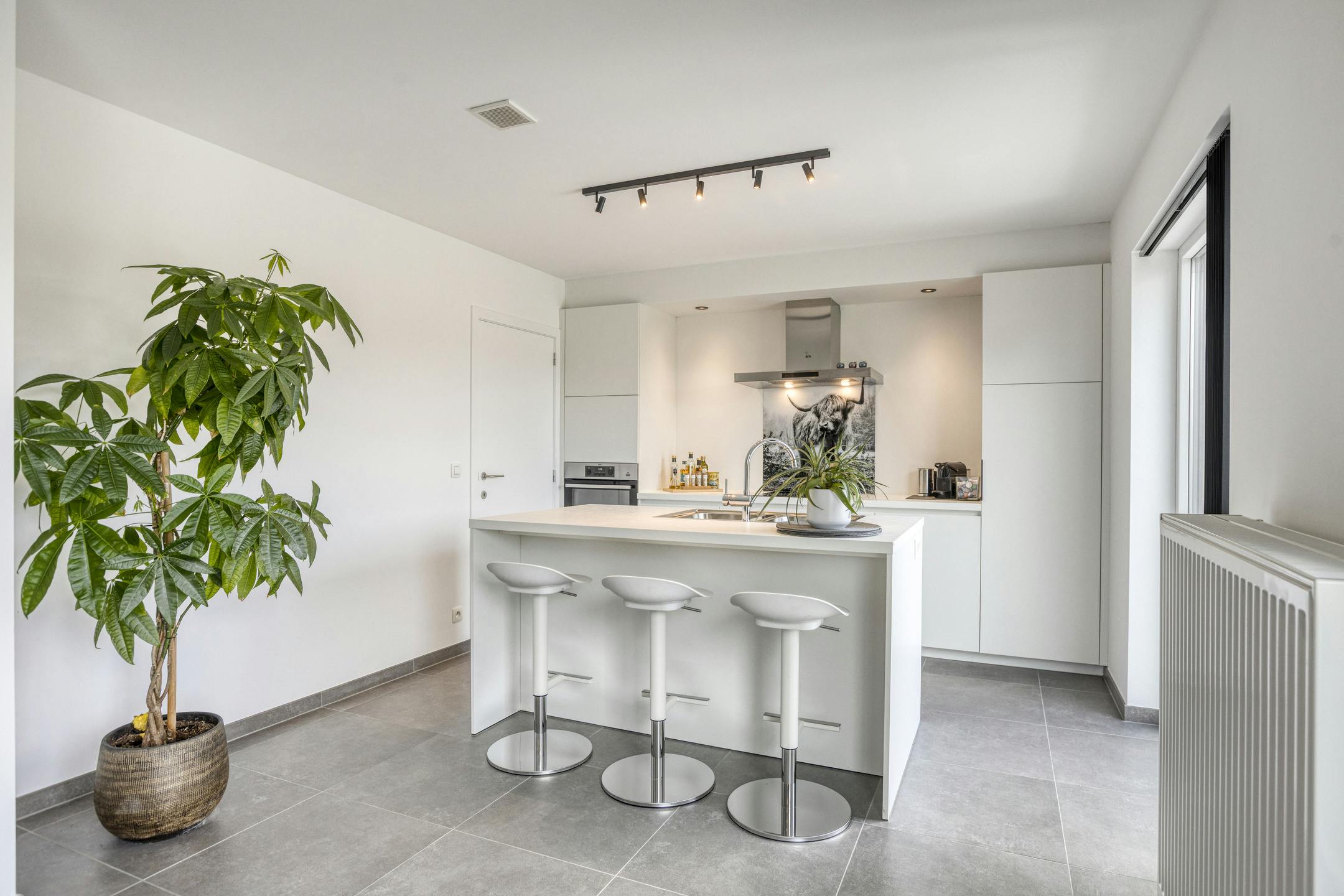 Energiezuinig halfopen huis in rustige straat te Izegem! foto 3