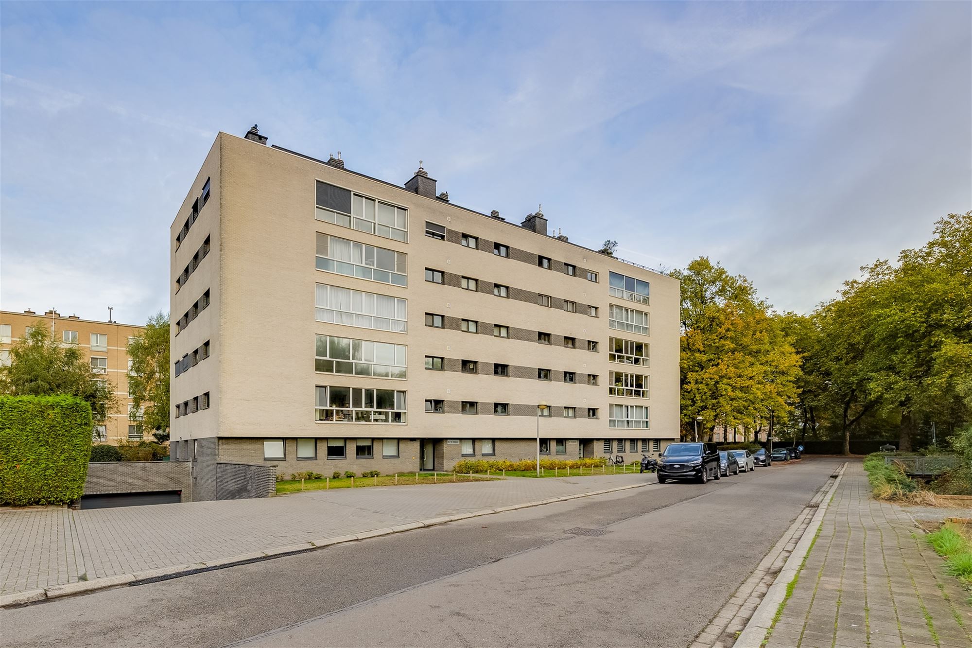 Ruim 2 slpk appartement, terras en P te Hoboken foto 15