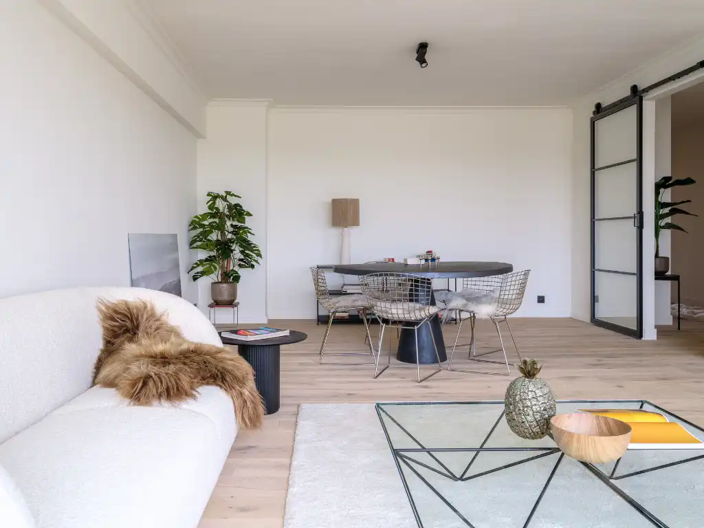 Ruim en lichtrijk 3 slpk appartement met terras nabij het station Gent-Sint-Pieters foto 4