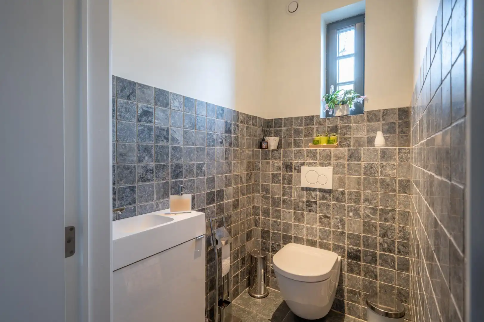 Prachtige en zéér ruime woning met kwaliteitsvolle afwerking foto 12