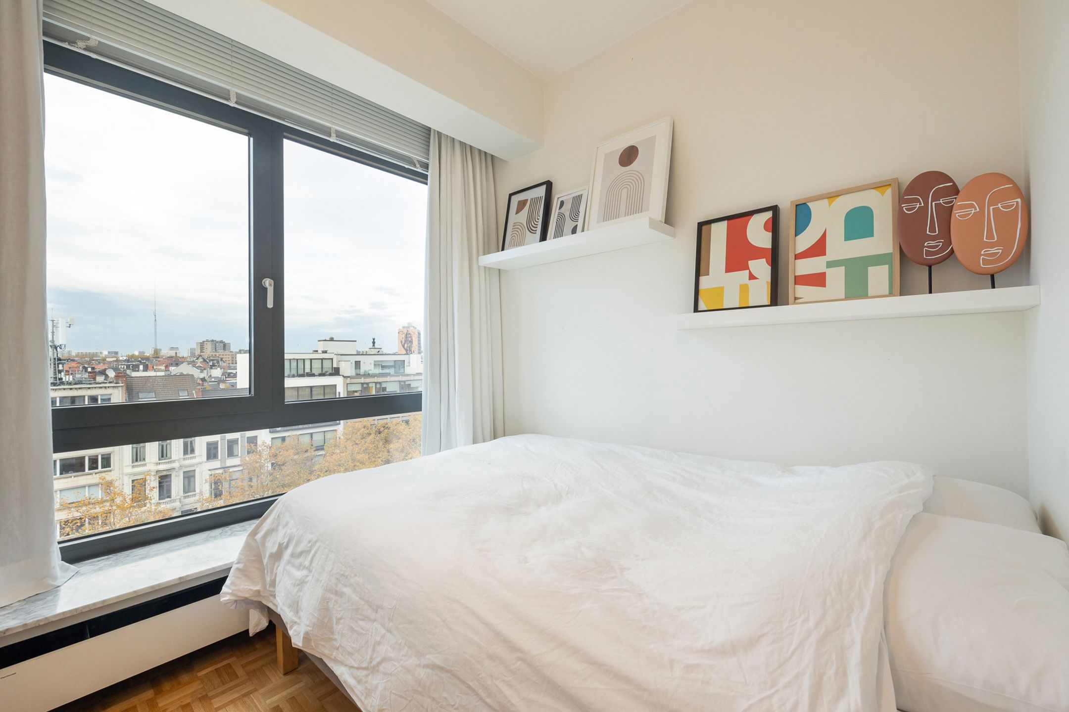 ANTWERPEN-ZUID - Ruim hoekappartement op het Zuid foto 9