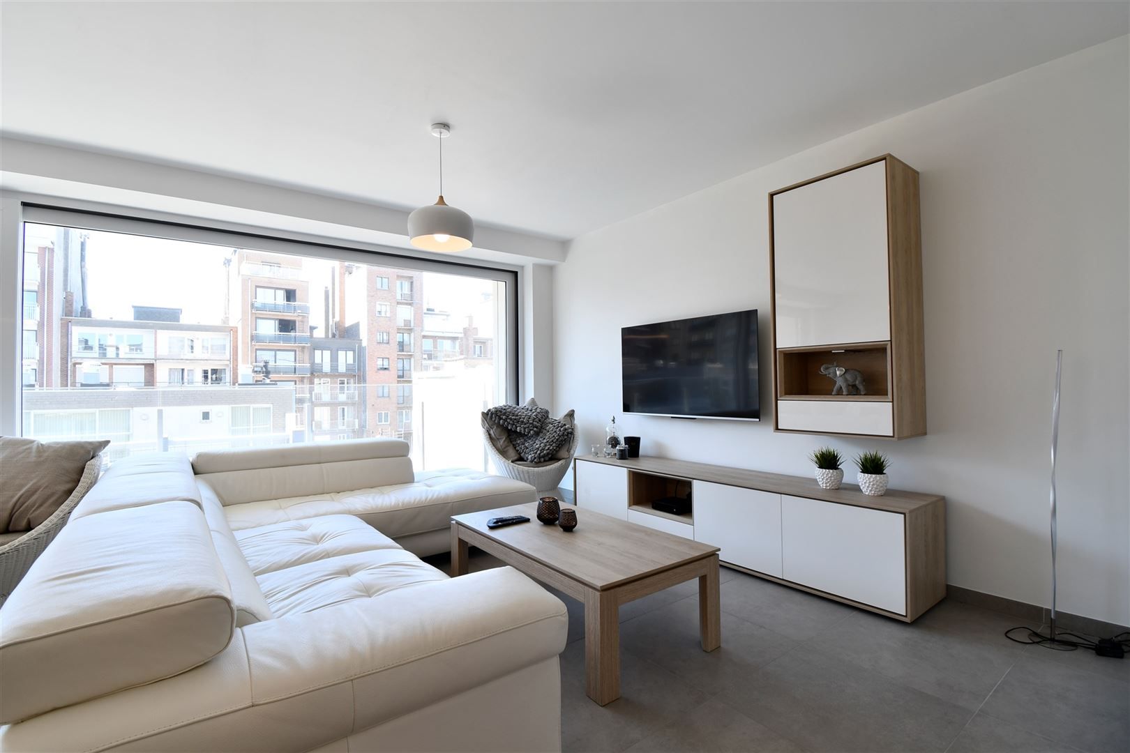 Gemeubeld appartement met 2 slaapkamers foto {{pictureIndex}}