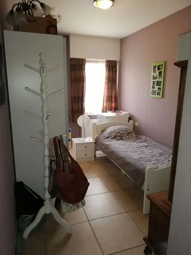 Verzorgd gelijkvloers app. met 2 slpk., terras en garage foto 17